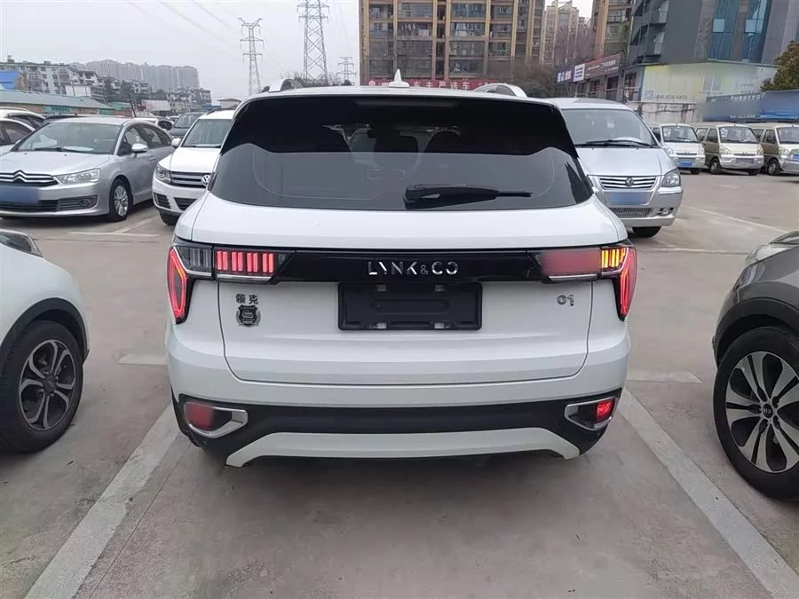 Lynk & Co 01