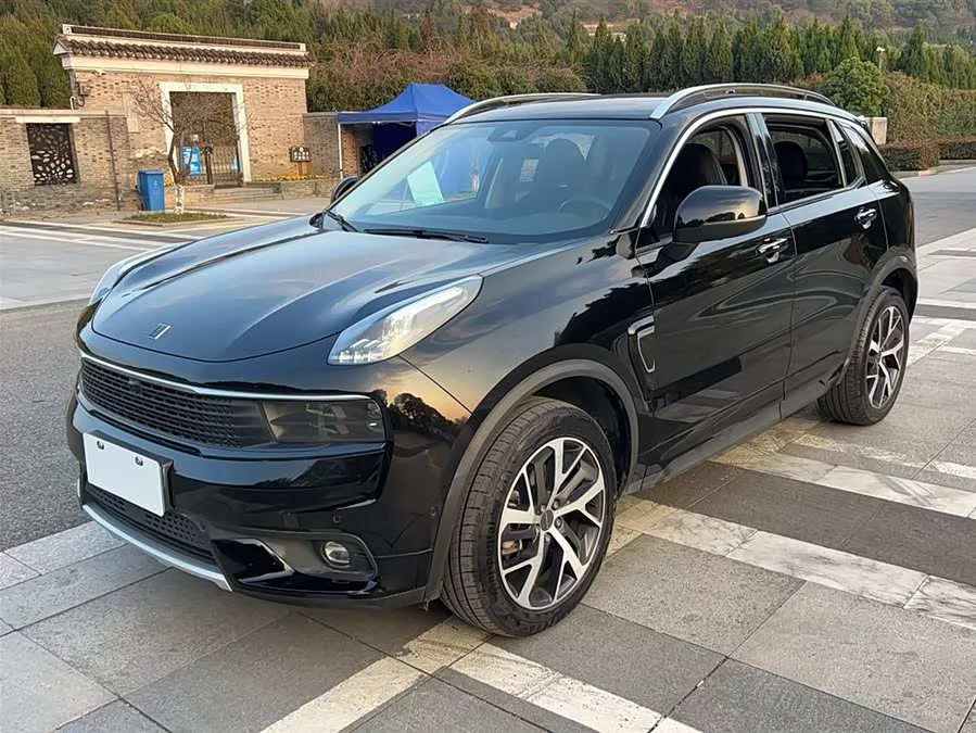 Lynk & Co 01
