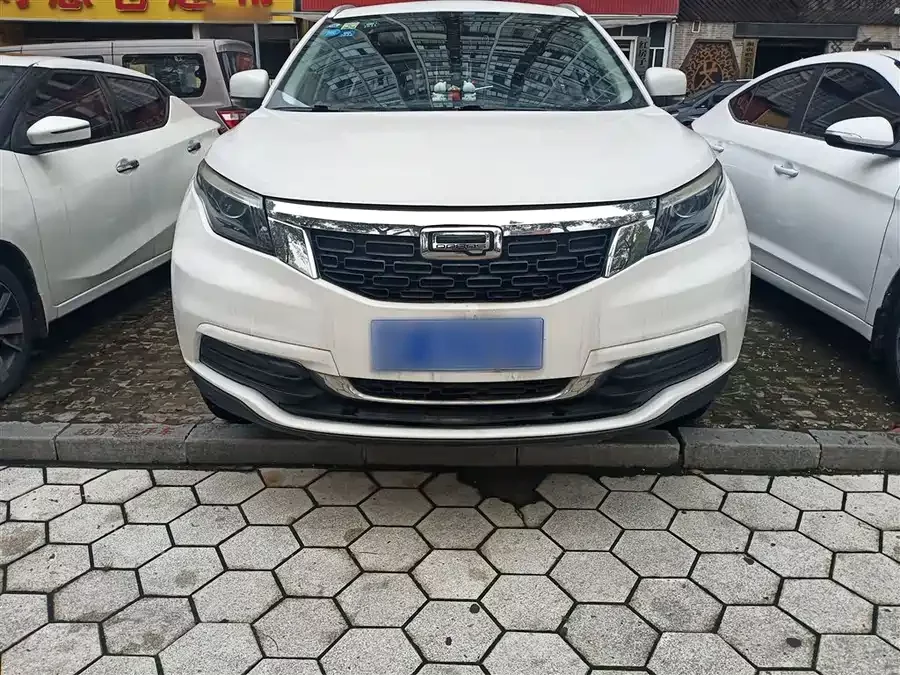 Qoros 5