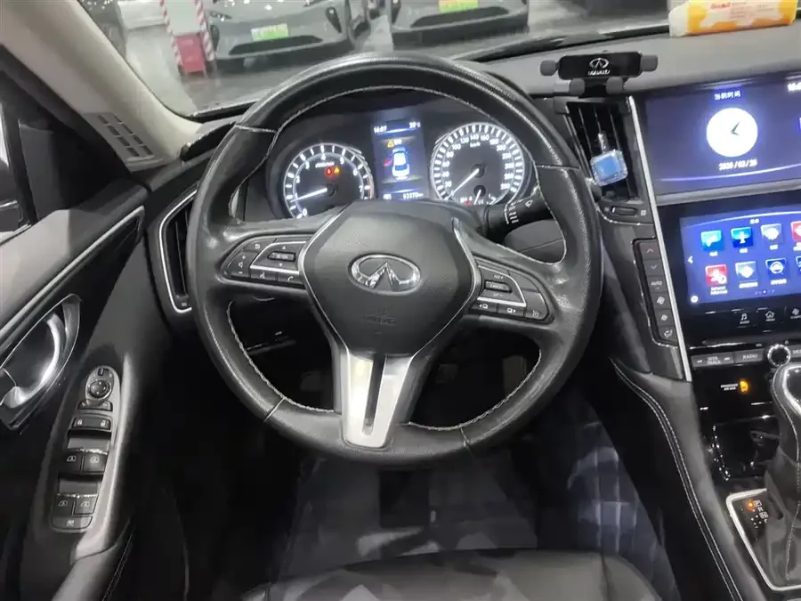 Infiniti Q50L