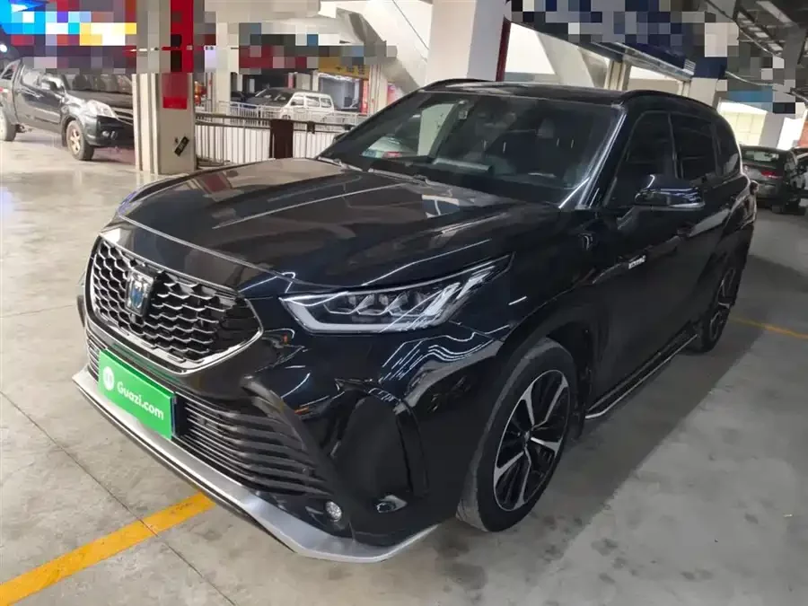 Toyota Crown Land