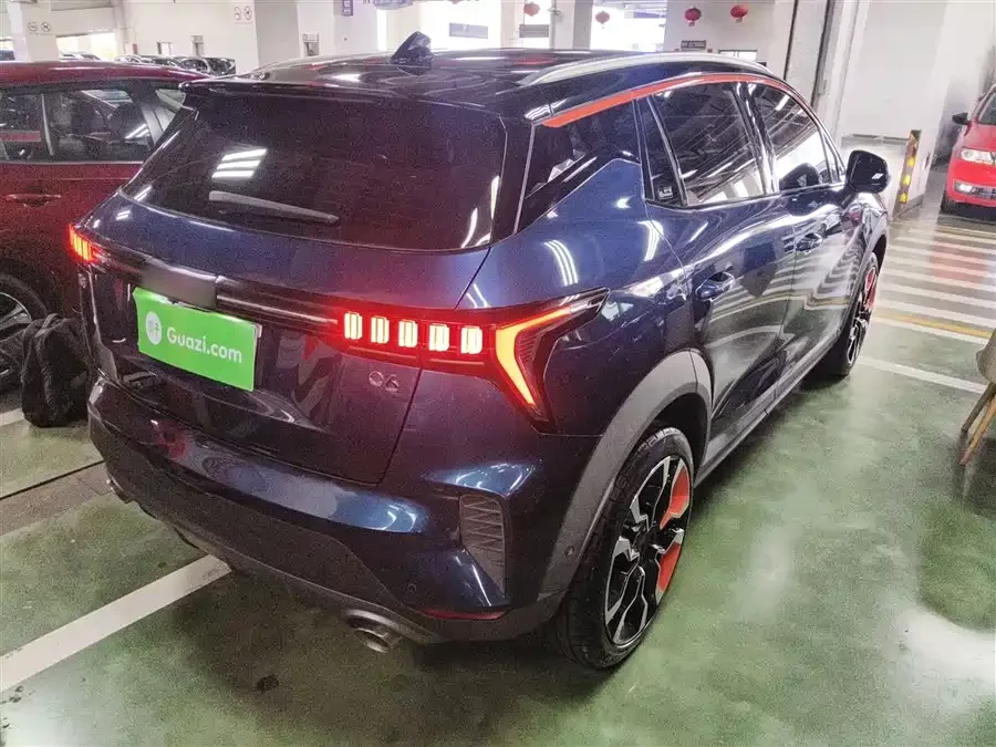 Lynk & Co 06