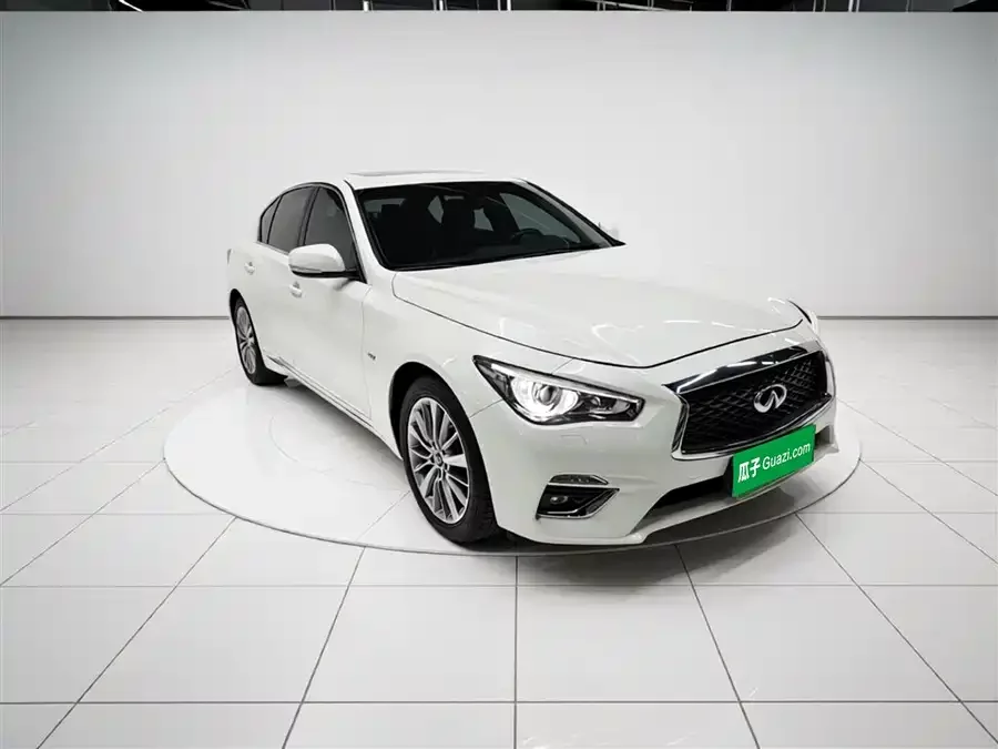 Infiniti Q50L