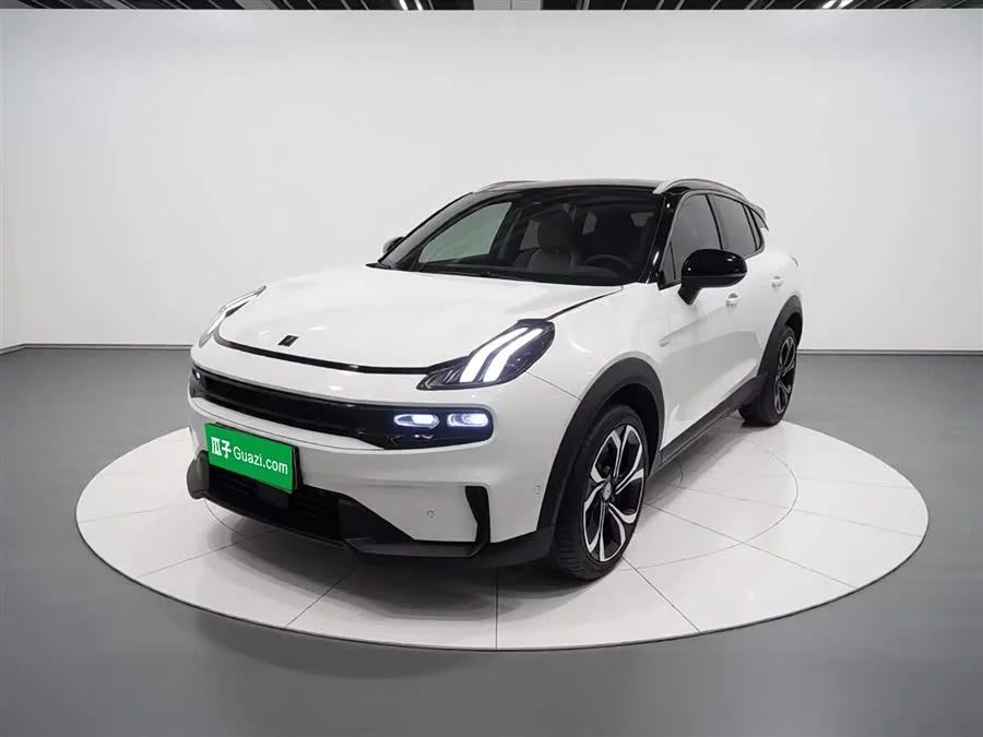 Lynk & Co 06