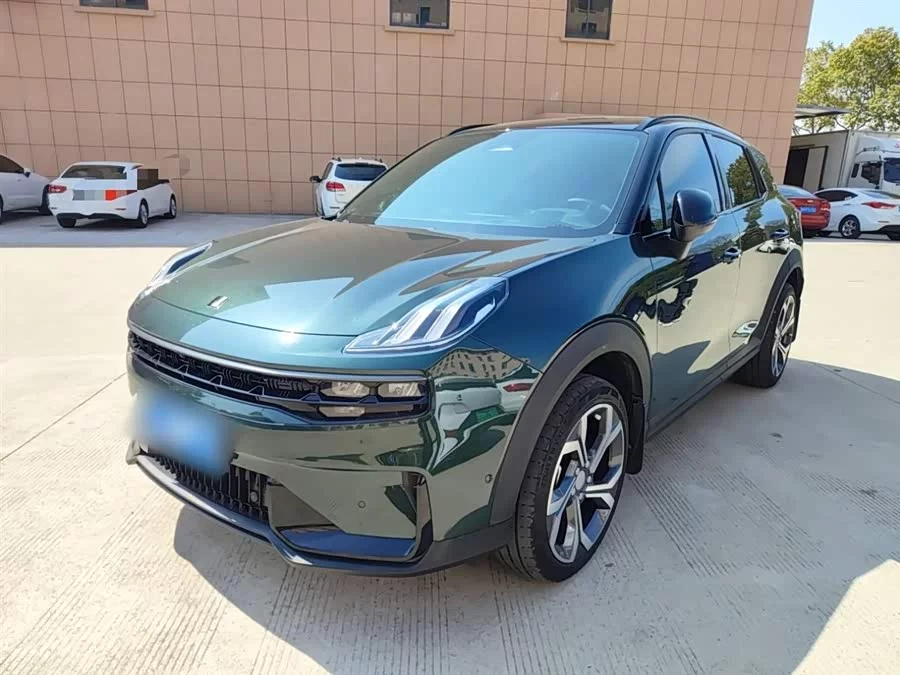 Lynk & Co 06