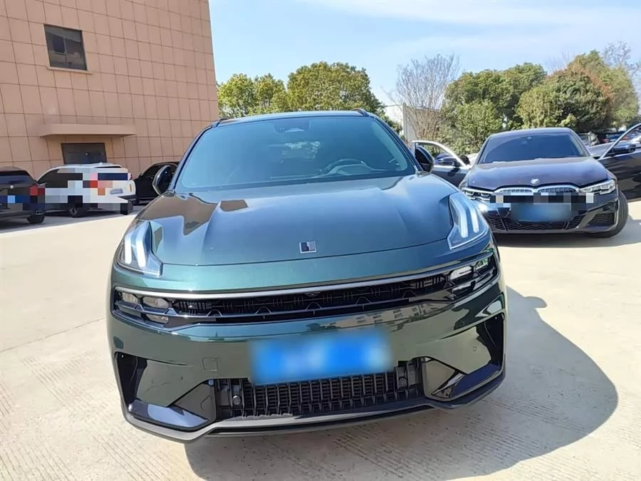 Lynk & Co 06