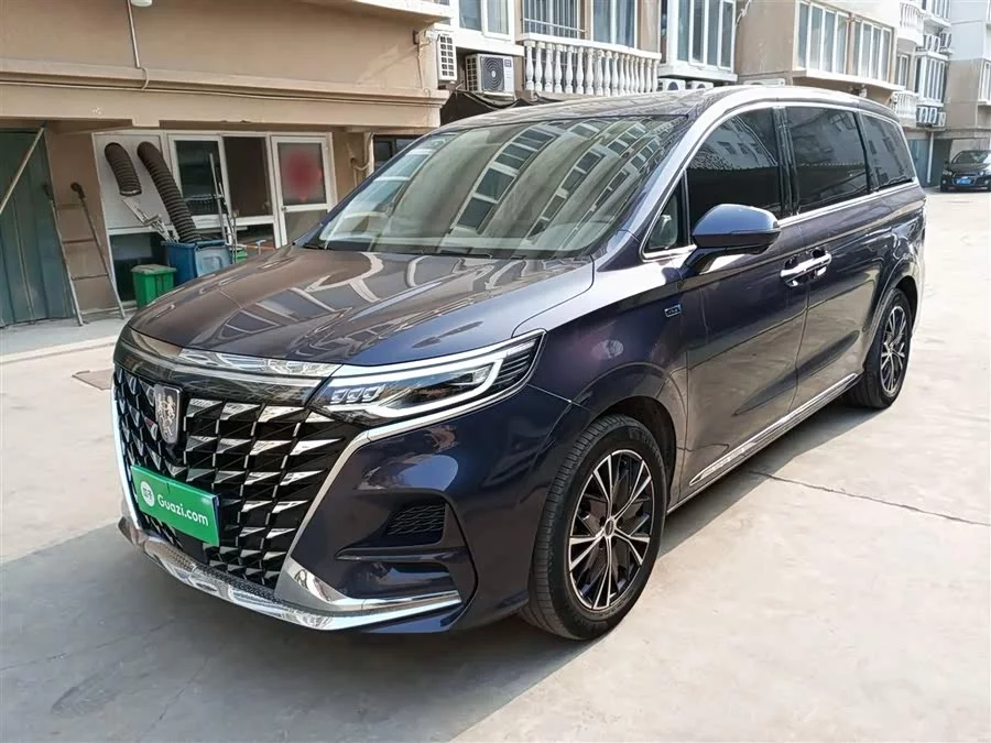 Roewe iMAX8
