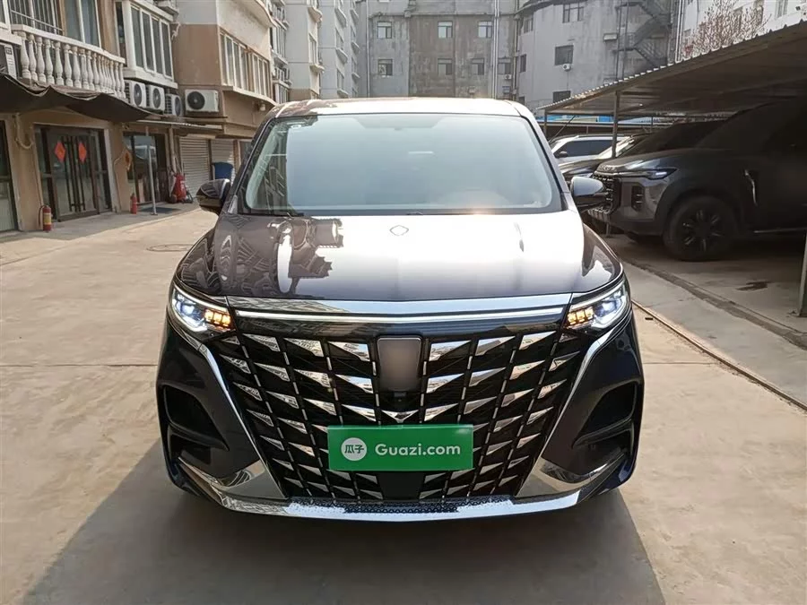 Roewe iMAX8