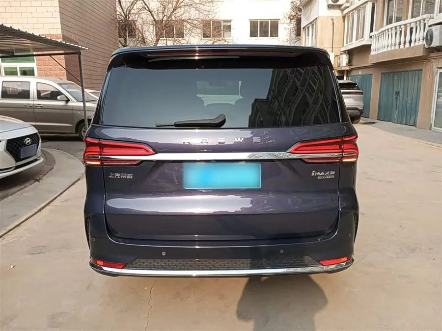 Roewe iMAX8