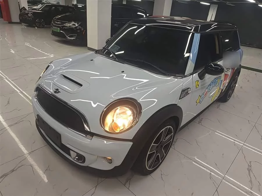 MINI CLUBMAN