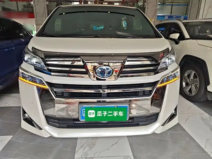 Toyota Crown Vellfire
