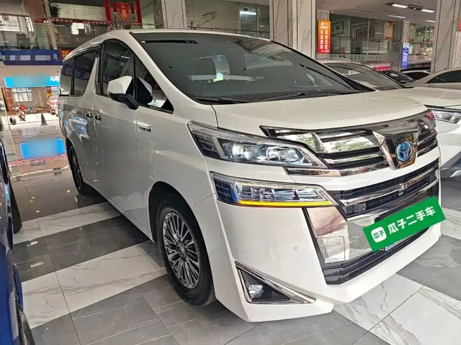 Toyota Crown Vellfire