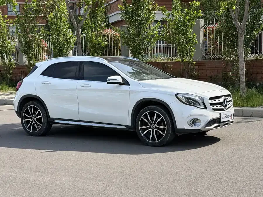 Mercedes Benz GLA