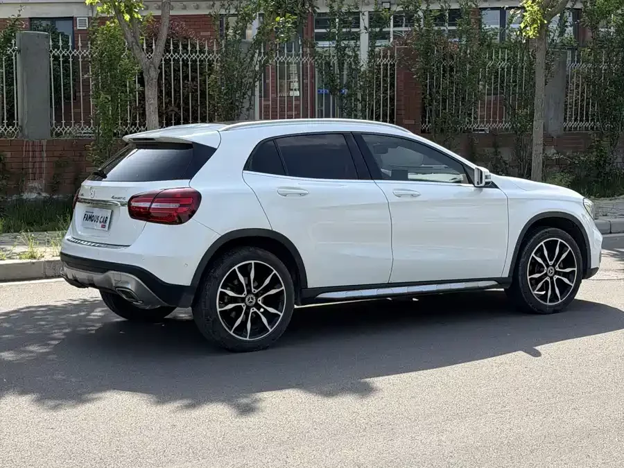 Mercedes Benz GLA