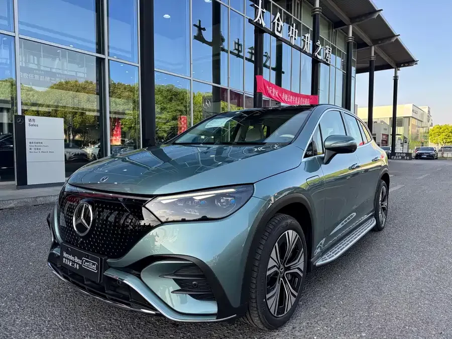 Mercedes Benz EQE SUV
