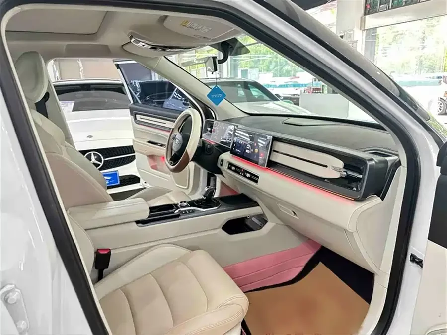 Geely ICON