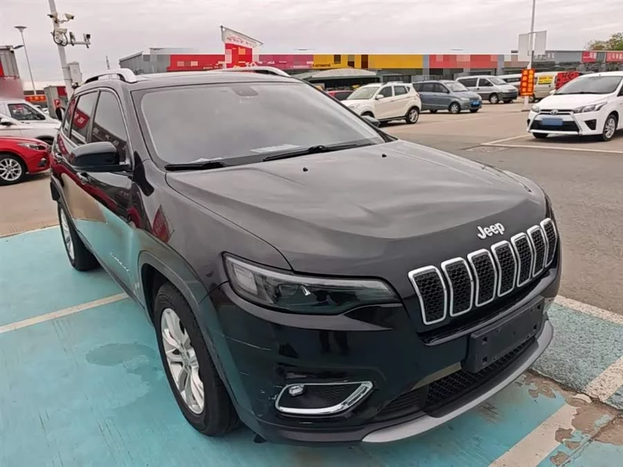 Jeep Cherokee