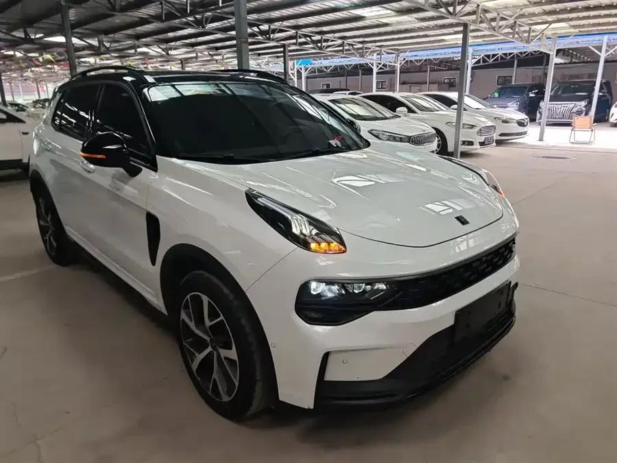 Lynk & Co 01 EM-P