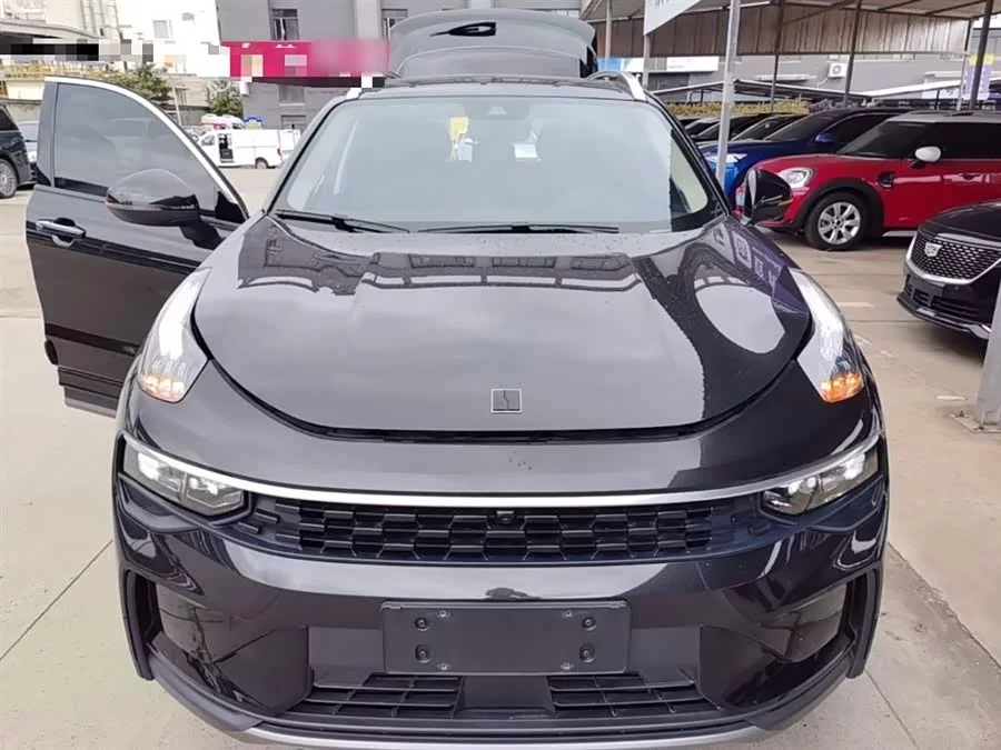 Lynk & Co 01