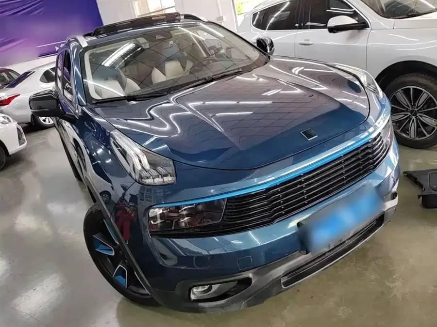 Lynk & Co 01
