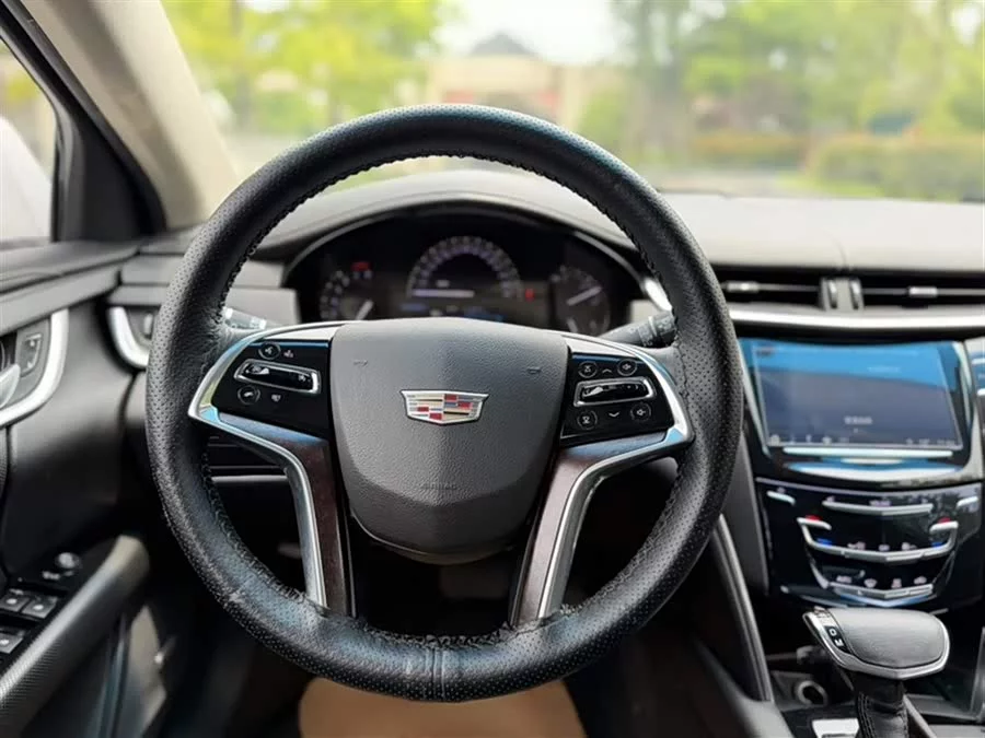 Cadillac XTS