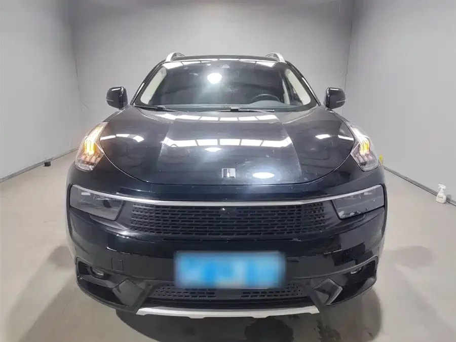 Lynk & Co 01