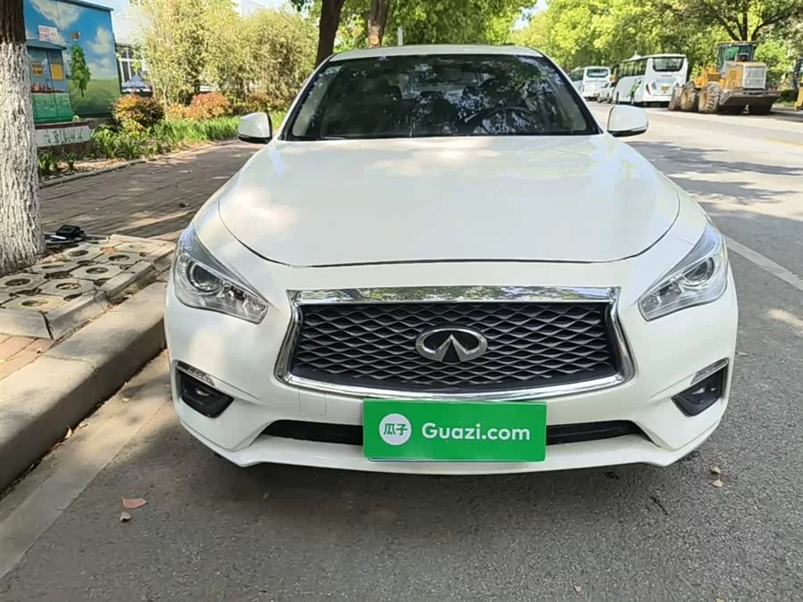 Infiniti Q50L