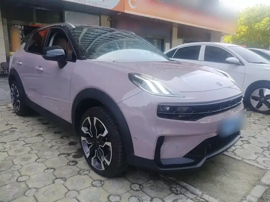 Lynk & Co 06