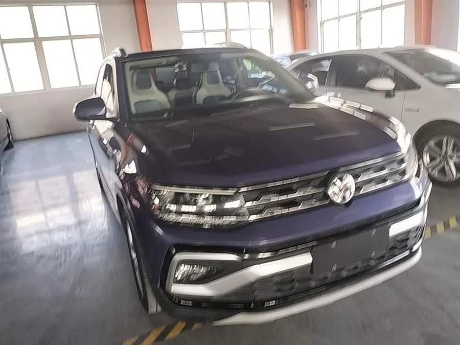 Volkswagen T-Cross (Tukai)