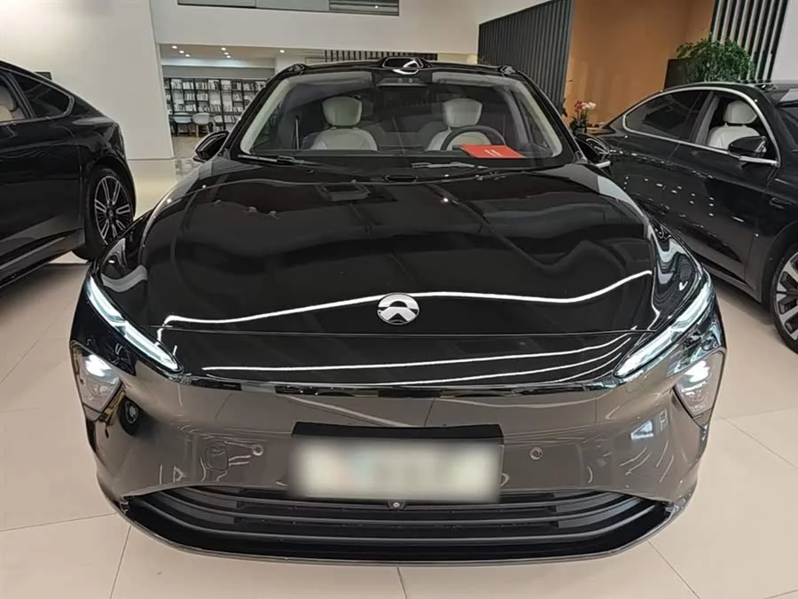 NIO ET7