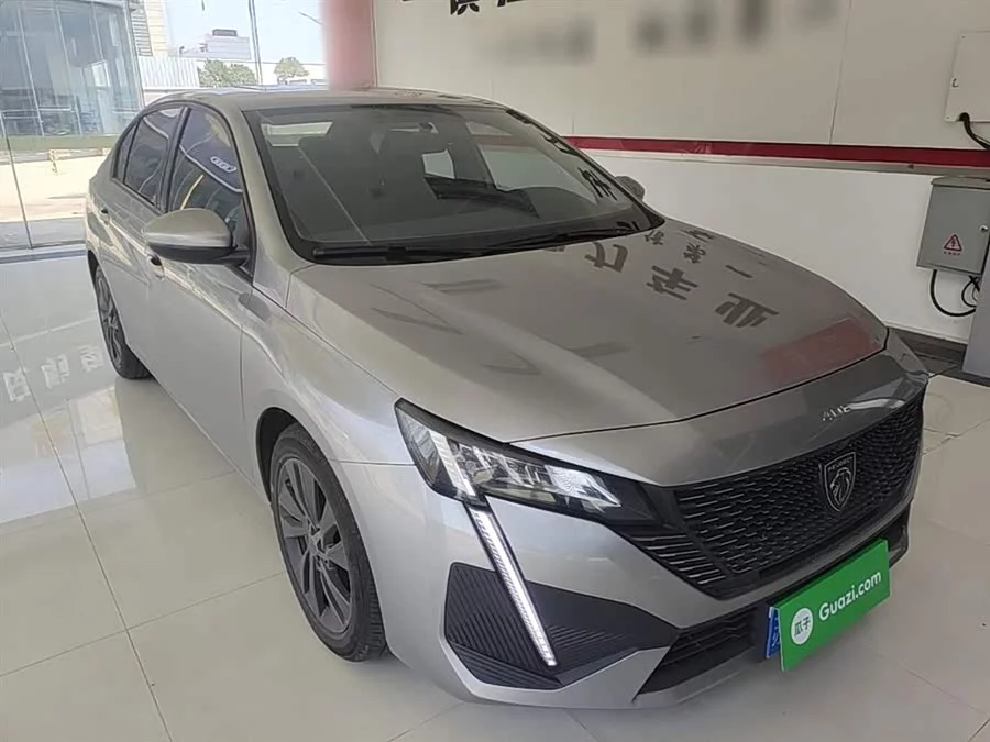 Peugeot 408
