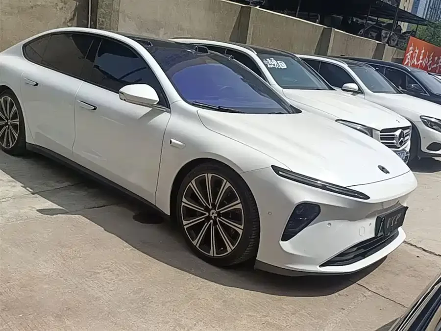 NIO ET7