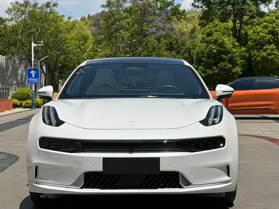 Zeekr 001