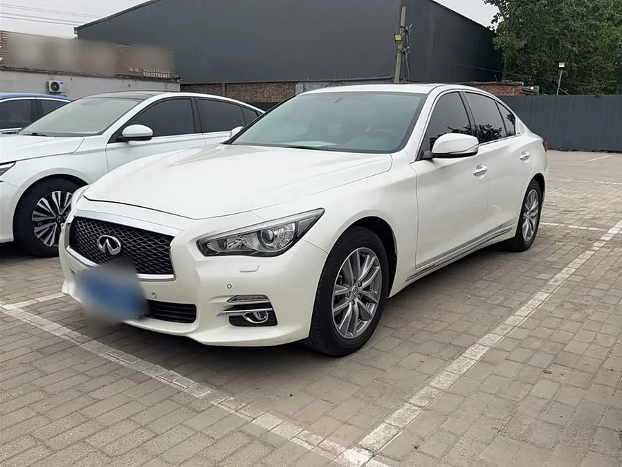 Infiniti Q50L