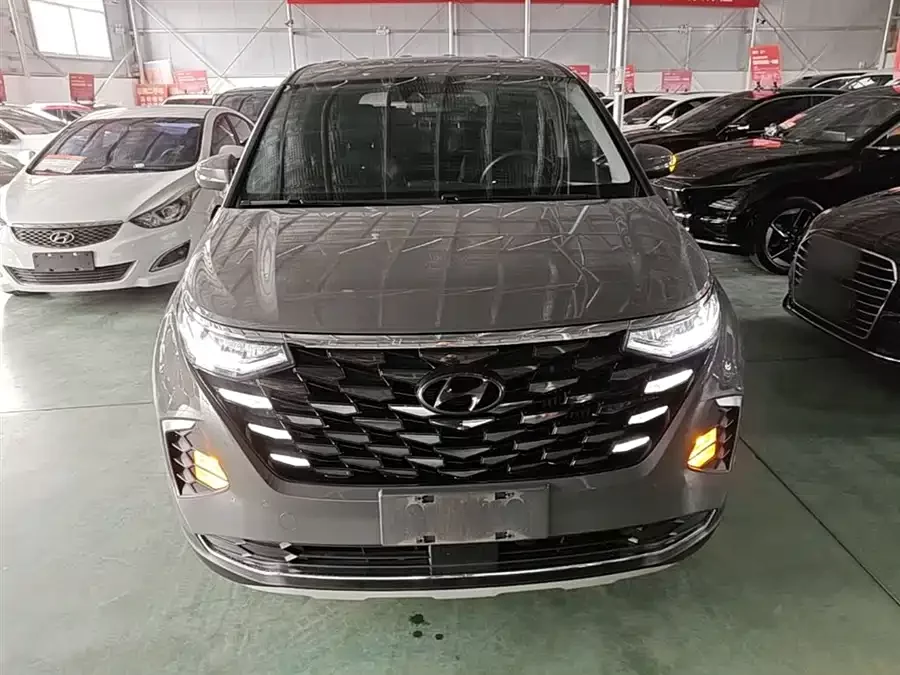 Hyundai Custo