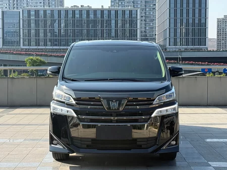 Toyota Crown Vellfire