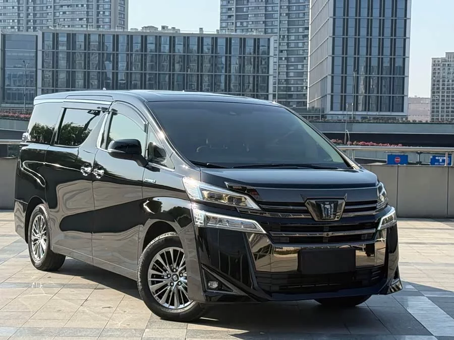 Toyota Crown Vellfire