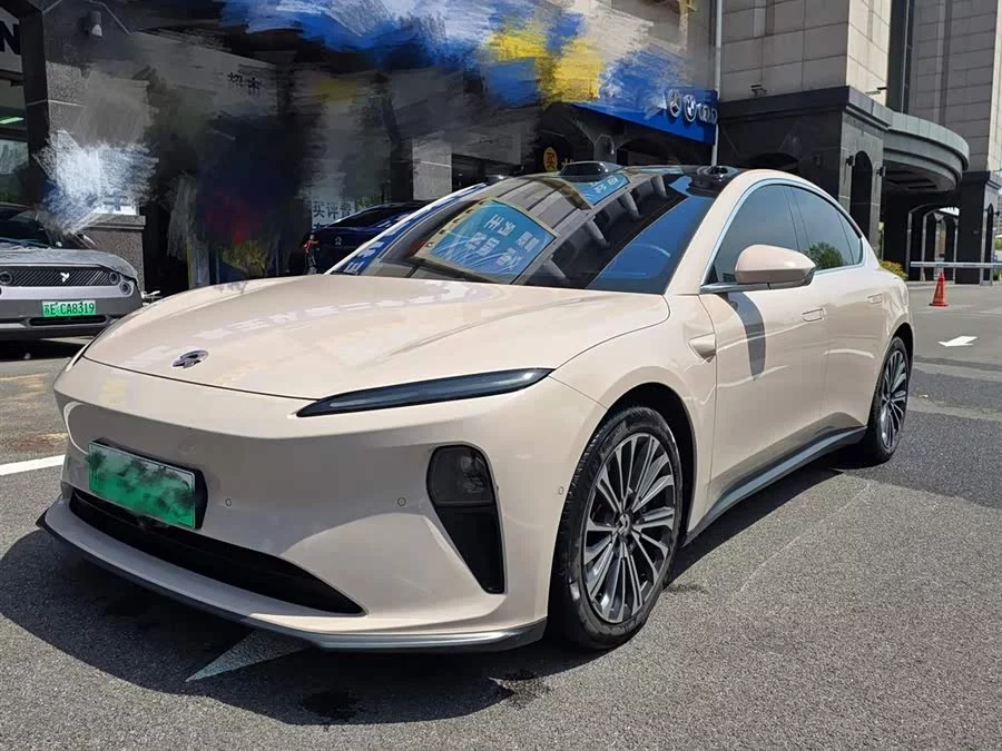 NIO ET5