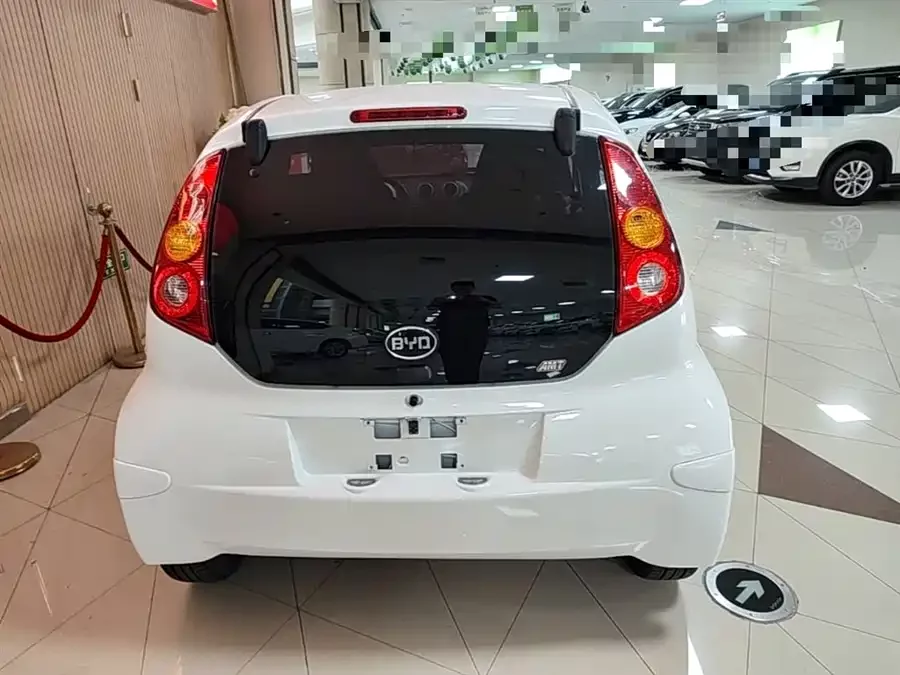 BYD F0