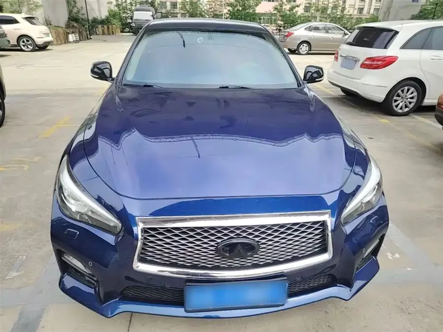 Infiniti Q50L