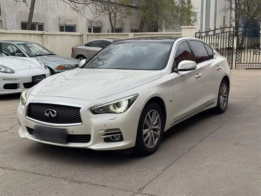Infiniti Q50L