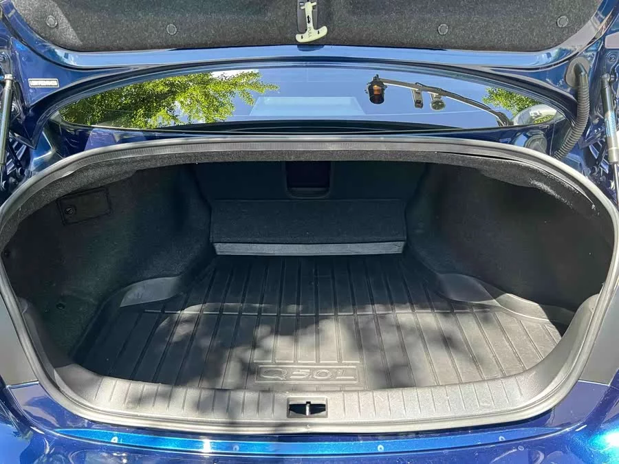 Infiniti Q50L