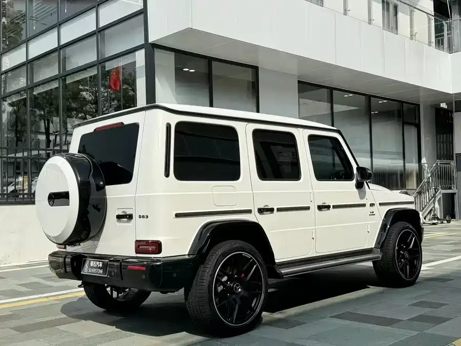Mercedes Benz G-rated