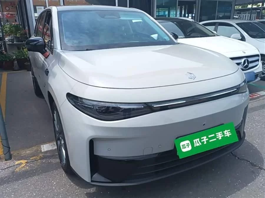 Leapmotor C10