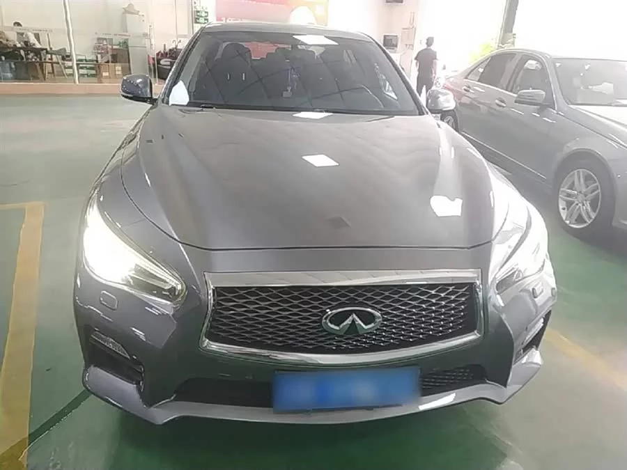 Infiniti Q50L