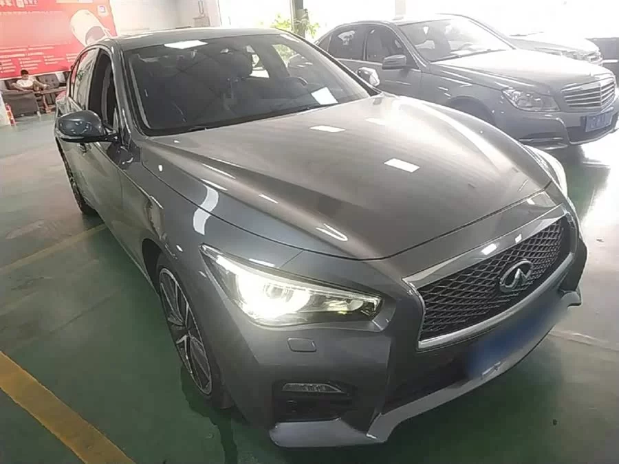 Infiniti Q50L