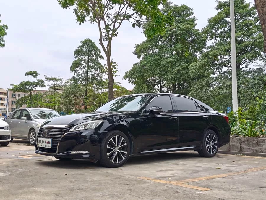 Toyota crown