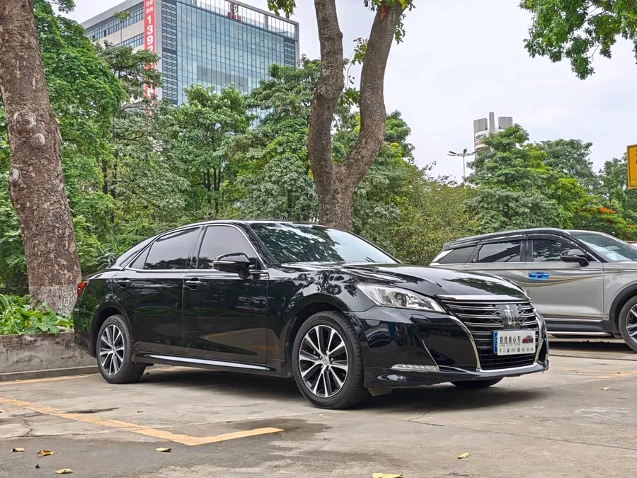 Toyota crown