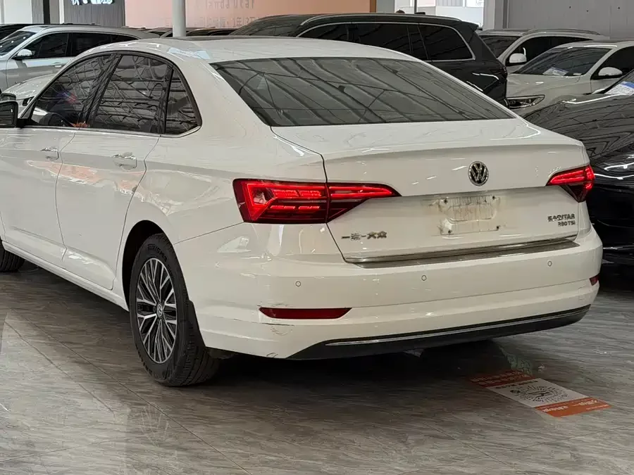 Volkswagen Sagitar