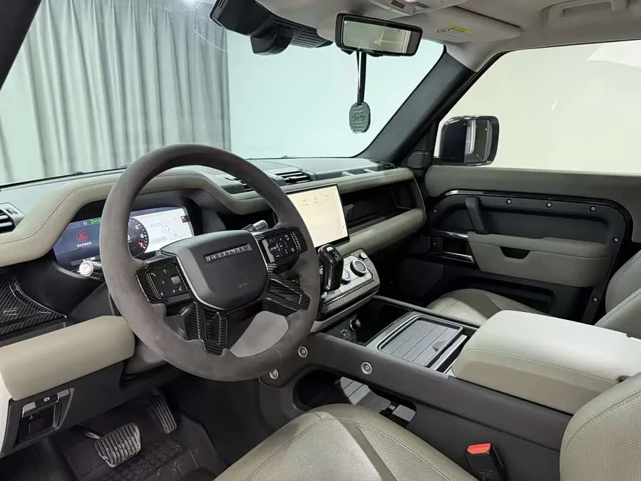 Land Rover guard